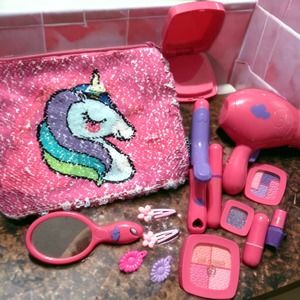 Style.Lab Magic Sequin Unicorn/Rainbow Pouch with Beauty playset